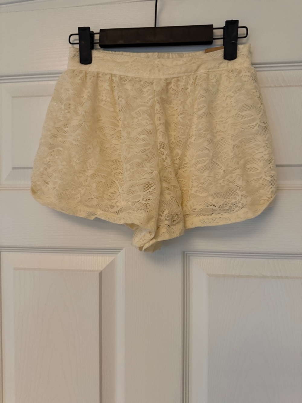 Hollister Cream Lace Overlay Shorts